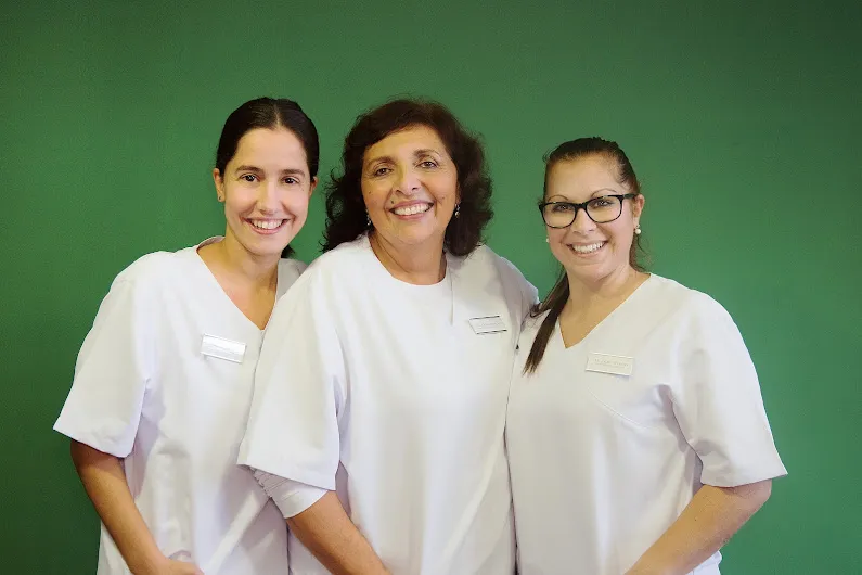 Equipo de higienistas y auxiliares de Odontos, Clínica Dental